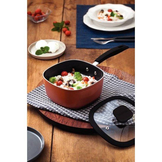 PANELA TRAMONTINA REFINATTA EM ALUMÍNIO COM REVESTIMENTO INTERNO E EXTERNO EM ANTIADERENTE STARFLON PREMIUM DOURADO COM TAMPA 18 CM 2,2 L