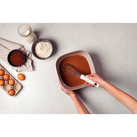 BATEDOR MANUAL TRAMONTINA PROFISSIONAL EM AÇO INOX COM CABO EM POLIPROPILENO BRANCO 30 CM