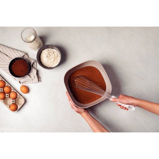 BATEDOR MANUAL TRAMONTINA PROFISSIONAL EM AÇO INOX COM CABO EM POLIPROPILENO BRANCO 40 CM