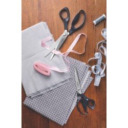 TESOURA DE COSTURA PROFISSIONAL COM LAMINA EM ACO INOX E CABO DE POLIPROPILENO ONIX 10 TRAMONTINA