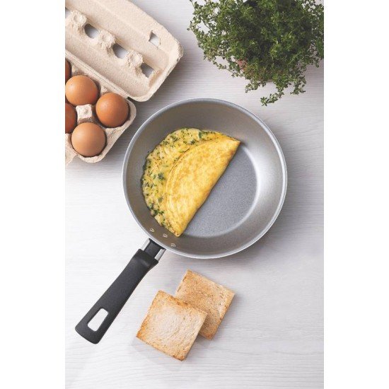 FRIGIDEIRA FORMIA EM ALUMINIO E EXTERNO ANTIADERENTE STARFLON MAX PRETO 20 CM 0,8 L TRAMONTINA