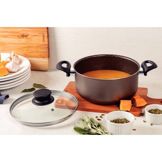 CAÇAROLA TRAMONTINA PARIS EM ALUMÍNIO COM REVESTIMENTO INTERNO E EXTERNO EM ANTIADERENTE STARFLON MAX CHUMBO COM TAMPA DE VIDRO 24 CM 4,9 L