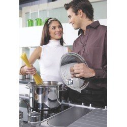 ESPAGUETEIRA SOLAR EM ACO INOX FUNDO TRIPLO COM TAMPA E ALCAS 24 CM 7,7 L TRAMONTINA