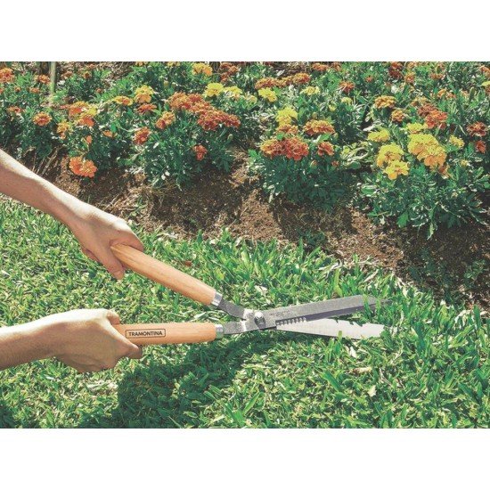 TESOURA PARA CERCA VIVA LAMINA METALICA SERRILHADA E POLIDA CABO DE MADEIRA TRAMONTINA