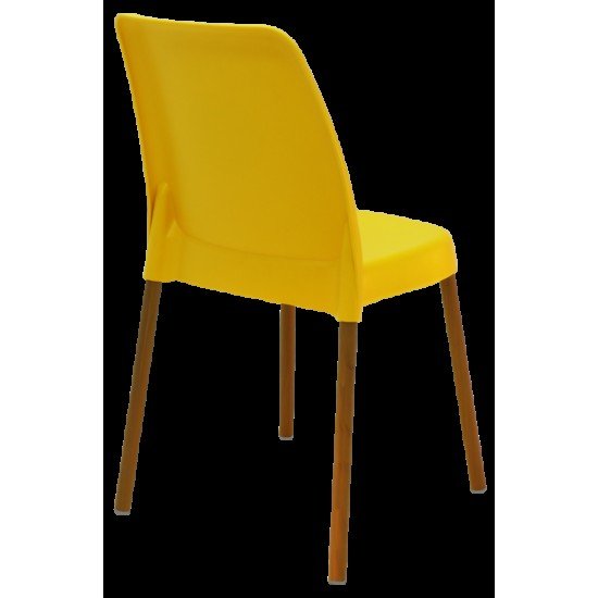 CADEIRA VANDA EM POLIPROPILENO AMARELO COM PERNAS DE ALUMÍNIO LINHEIRO TRAMONTINA