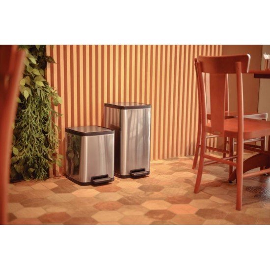 LIXEIRA TRAMONTINA OCTOS EM AÇO INOX COM BALDE REMOVÍVEL E PEDAL 10 L